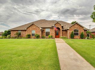 2002 Day Break Ln, Enid, OK 73703