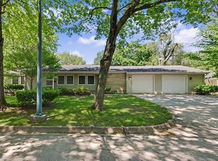407 S McKinley Ave, Champaign, IL 61821