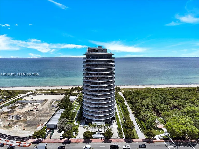 8701 Collins Ave #304 — Photo 39