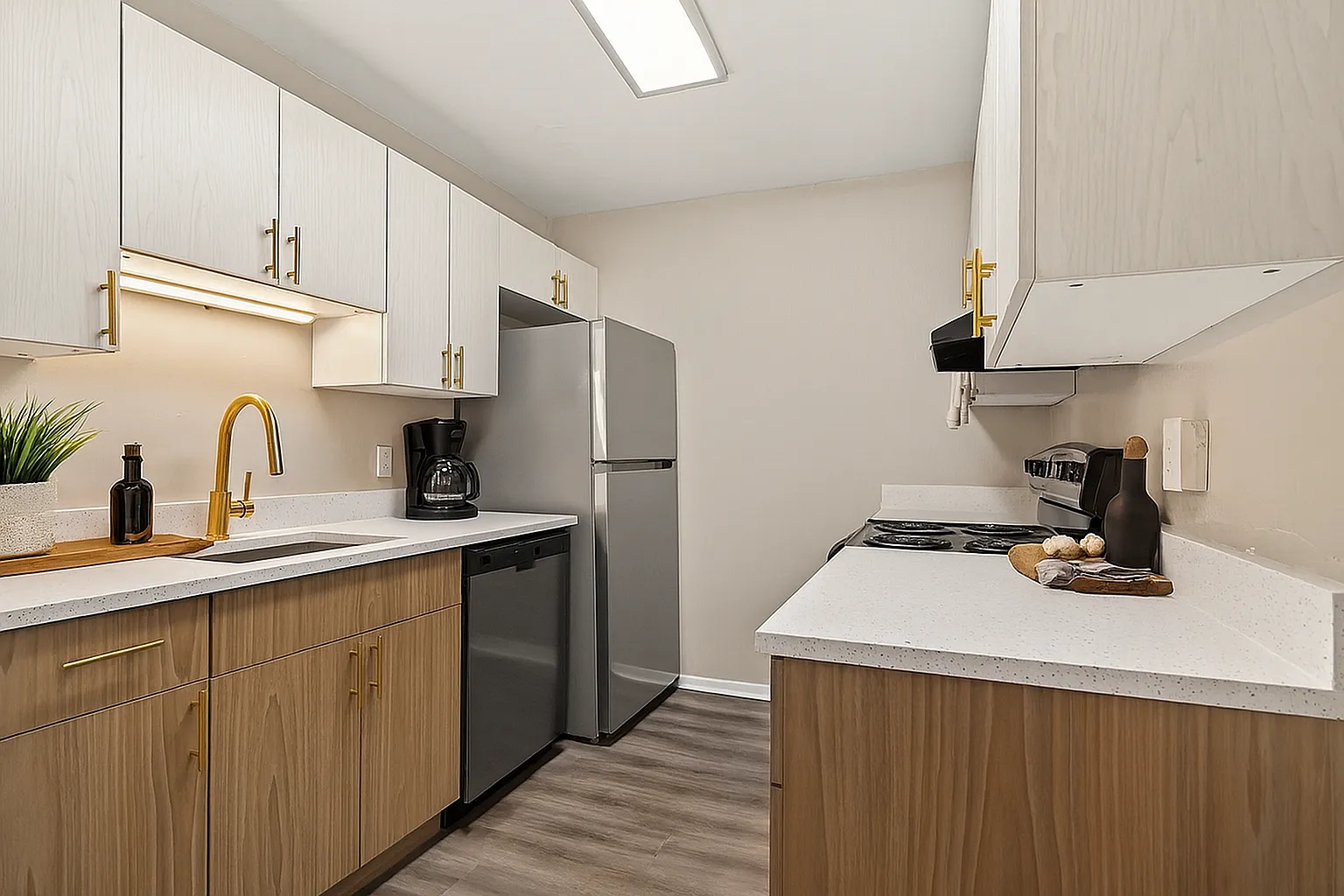 Pembroke Lake Apartments — Photo 2