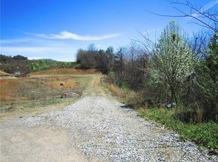 Willis Rd, Canton, NC 28716