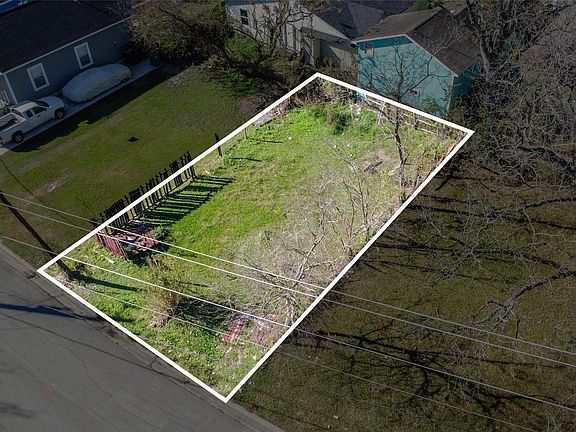 3rd image of 1407 Bringhurst St