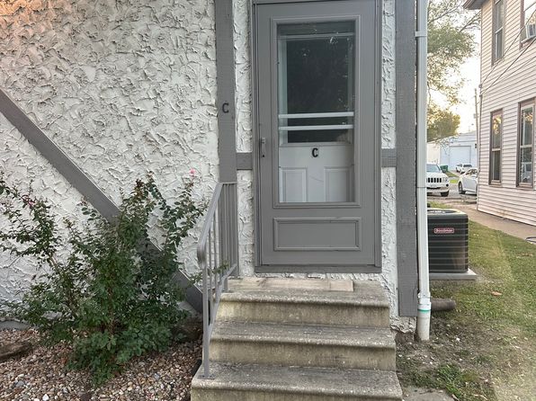204 E Saint Louis St #C