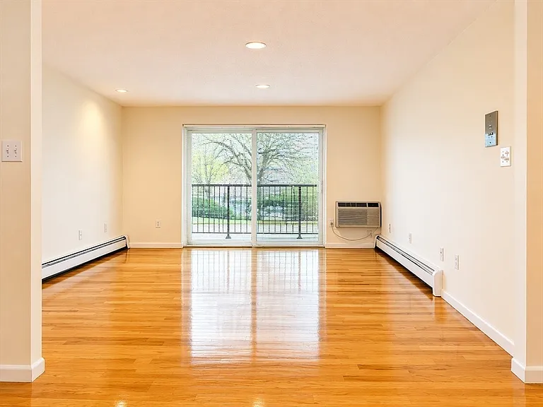 15 Francis St #16 — Photo 5
