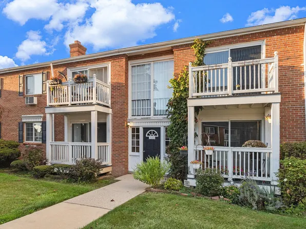 2420 Parmenter Blvd APT 206, Royal Oak, MI 48073