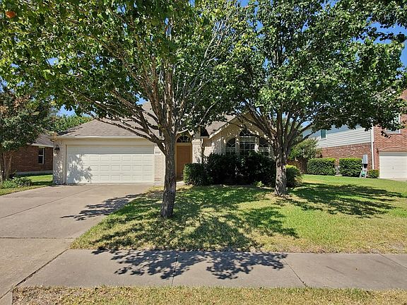 2nd image of 1646 Belvedere Pl