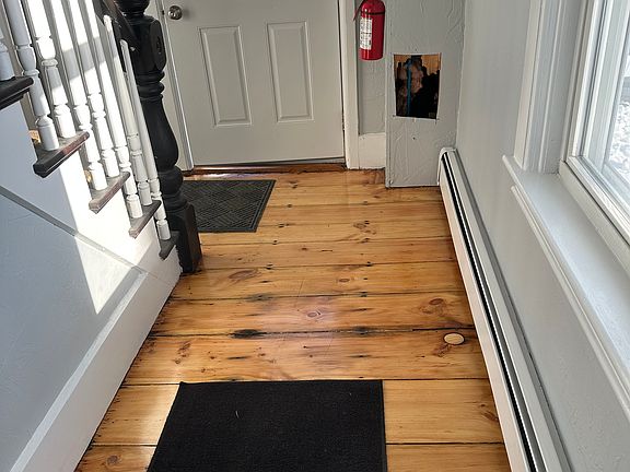 3rd image of 18 Osgood St APT 3