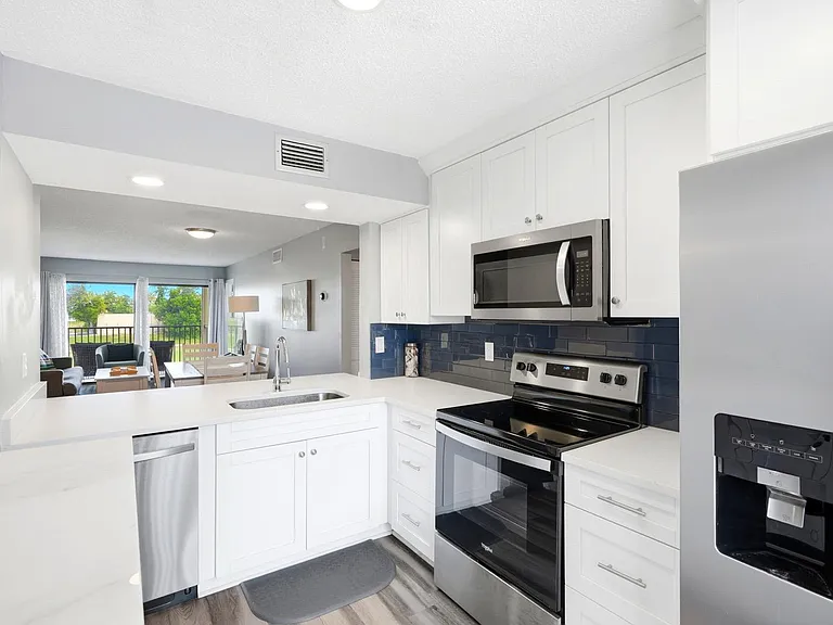 6105 Palma Del Mar Blvd S #219 — Photo 5