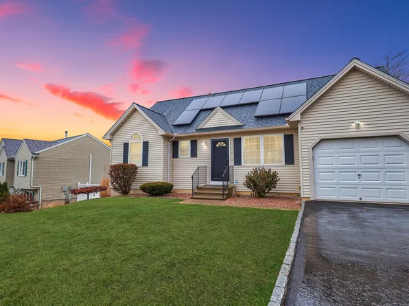 242 Kendall Circle, Waterbury, CT 06708