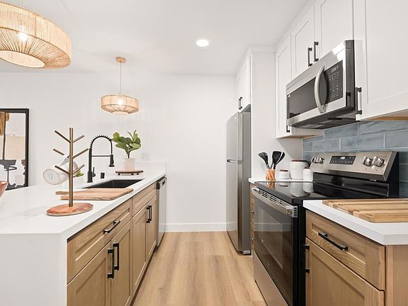 5th image of 8024 Linda Vista Rd #1D