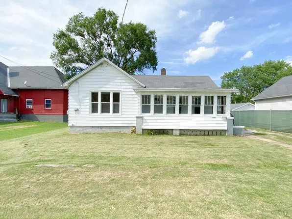 1006 Charles St, Streator, IL 61364