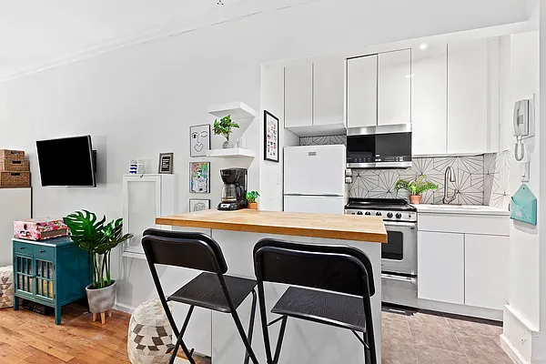 Sold by Compass | media 5