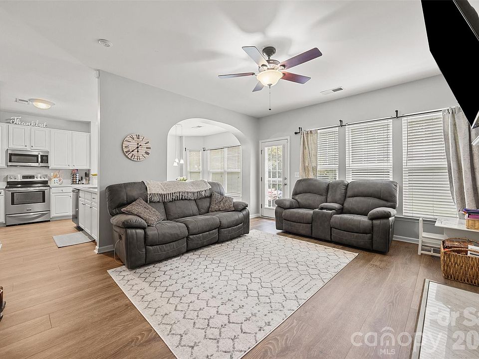 1st image of 10216 Old Carolina Dr