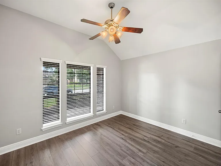 31815 Forest Oak Ln — Photo 18