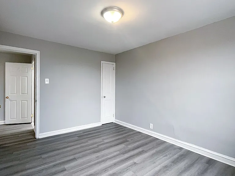 1522 Devereaux Ave — Photo 13