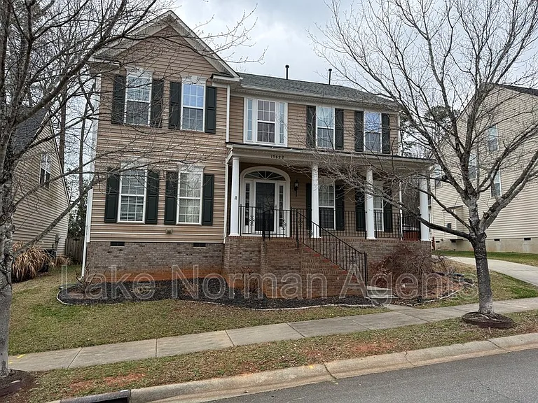 15622 Troubadour Ln — Photo 4
