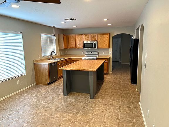 3rd image of 11821 W Altadena Ave