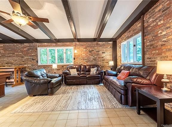3rd image of 130 Lochfoot Ln
