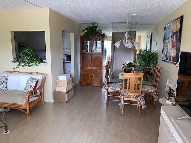 1st image of 336 Oakridge S #336