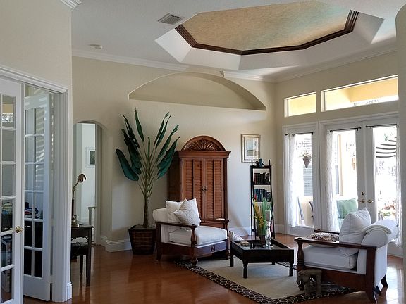 5th image of 908 Gardenia Dr