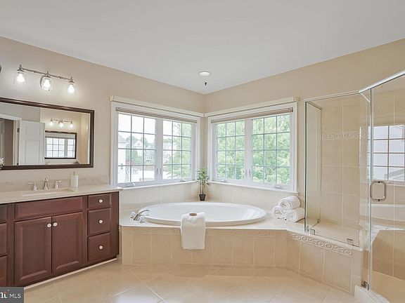 4th image of 15673 Altomare Trace Way