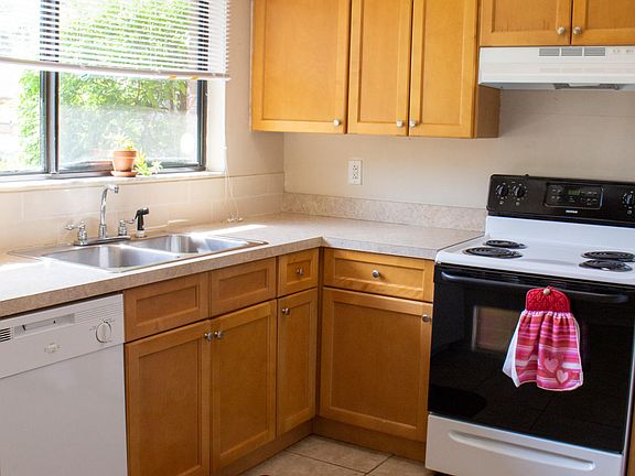 3rd image of 1599 Revere Ln