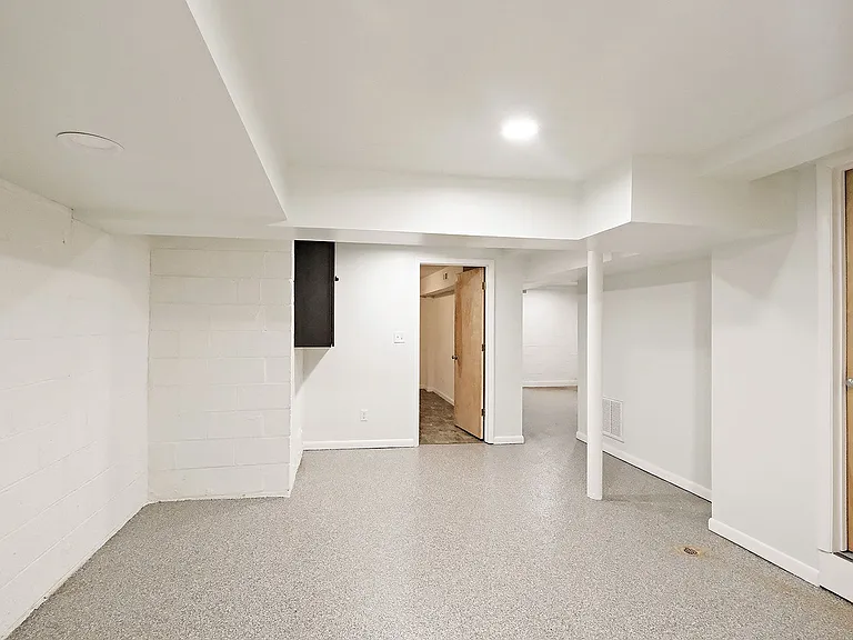 140 W Park Dr — Photo 9