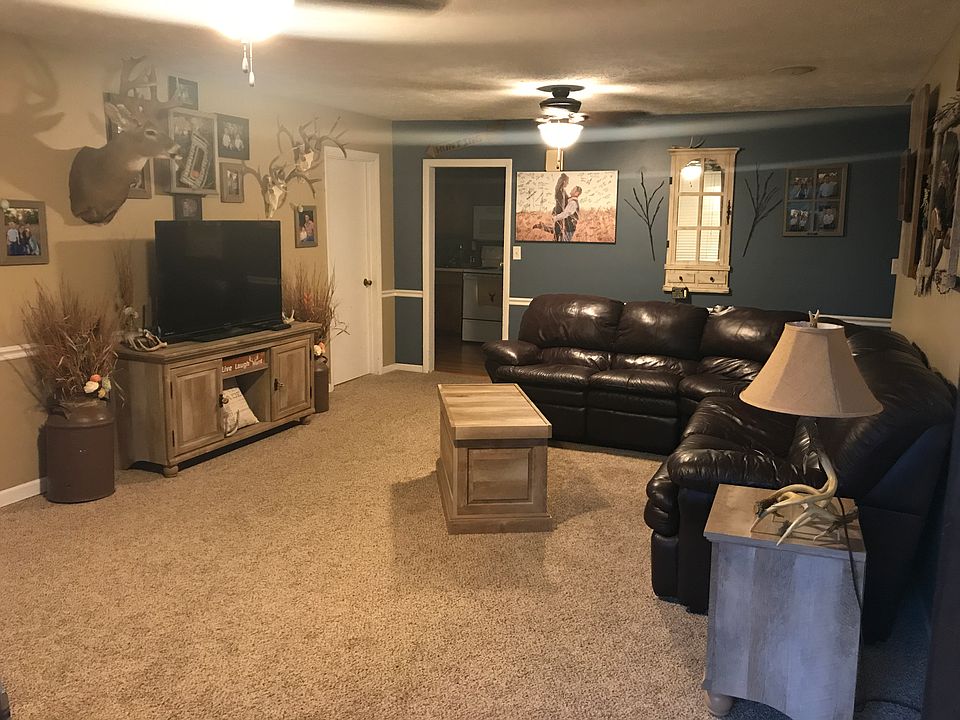 1st image of 412 E Avenue B