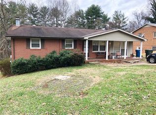 1452 4th St SW, Hickory, NC 28602