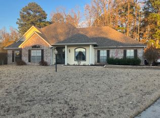 472 Grand Oaks Dr, Shreveport, LA 71106
