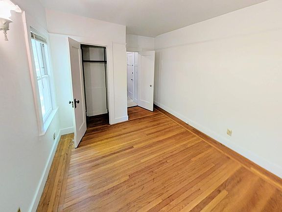2nd image of 515 26th St APT 1