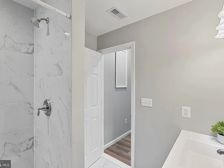 1628 S Charles St — Photo 13