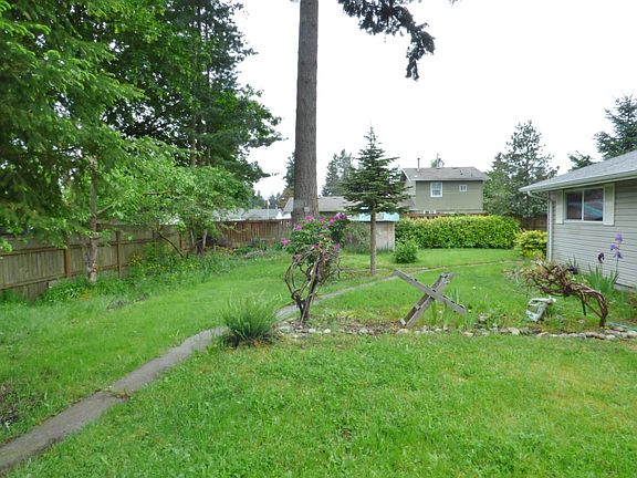5th image of 16922 17th Ave E