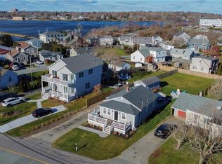 52 Newport Ave, Middletown, RI 02842