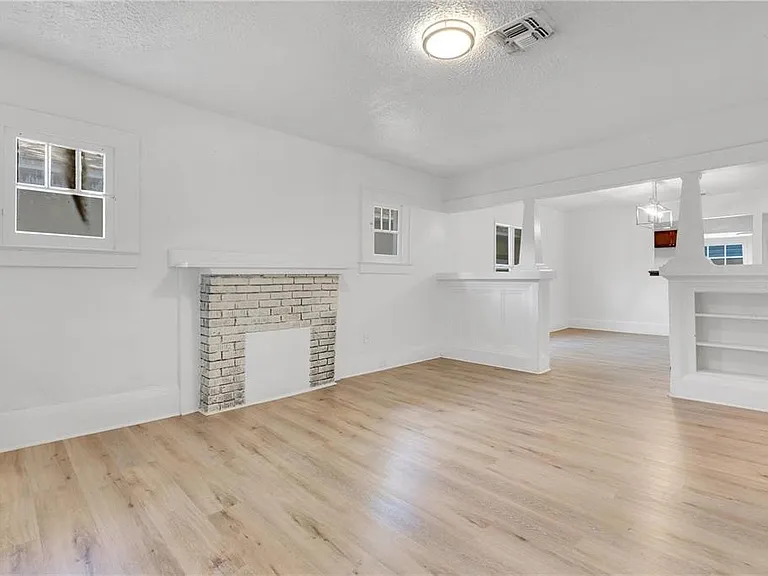 1029 Colyer St — Photo 10