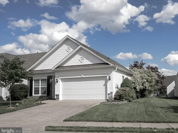 11 Lucketts Dr, Fredericksburg, VA 22406