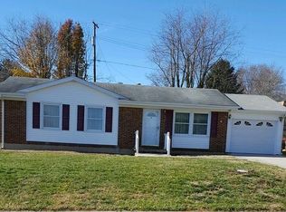 1121 Maywood Dr, Vinton, VA 24179