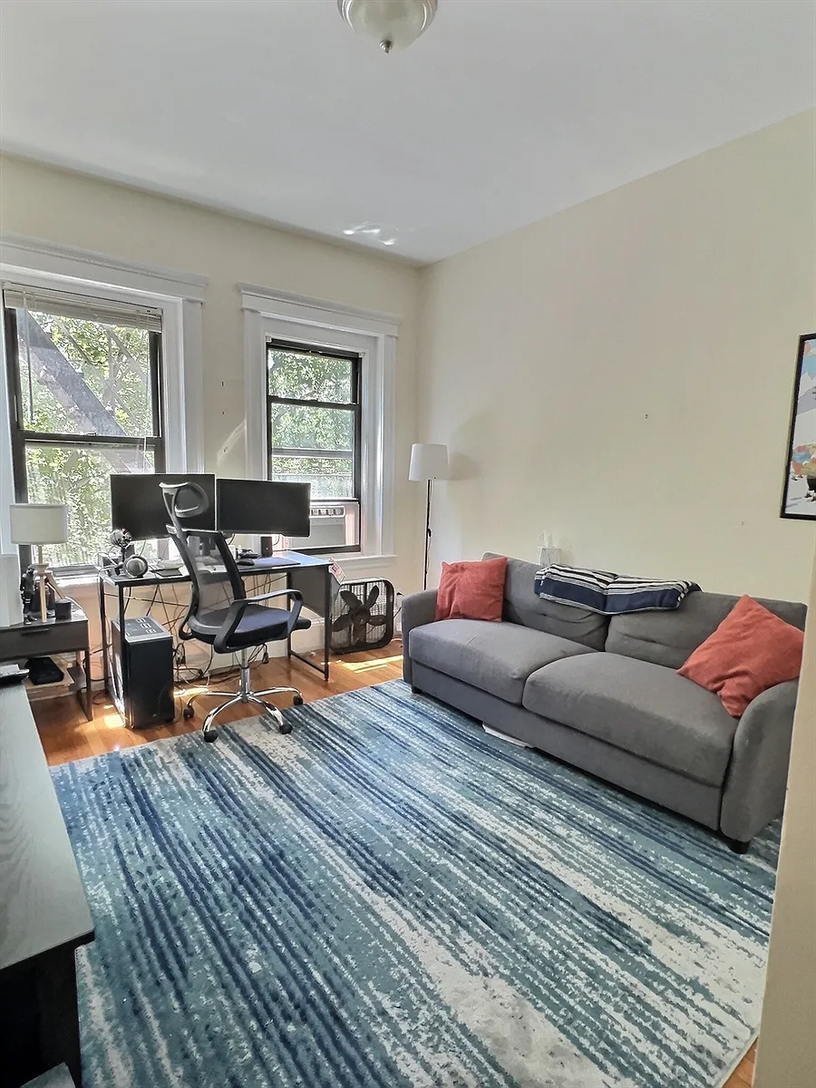 Building Photo - 1482 Beacon St #16