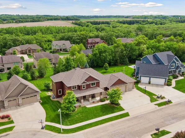 2304 Britwood Ln SW, Rochester, MN 55902