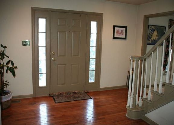2nd image of 135 Wilmont Cir