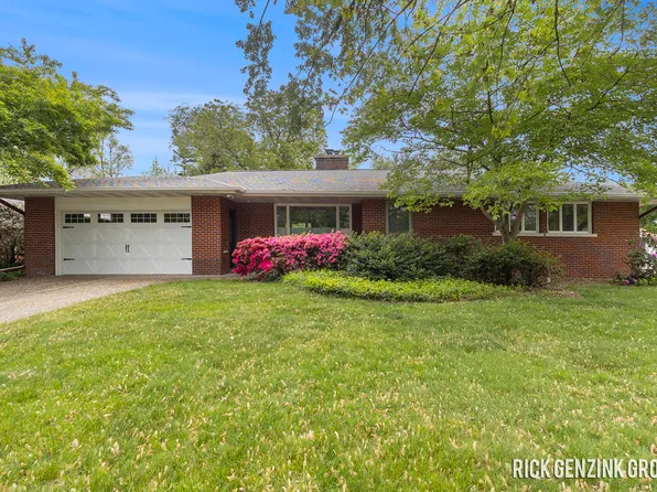 28 W 34th St, Holland, MI 49423