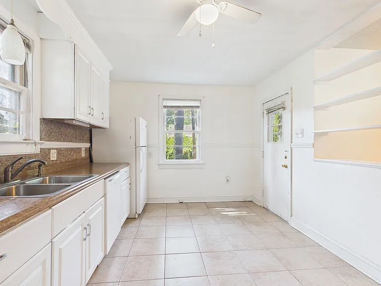 910 Northampton Rd — Photo 17