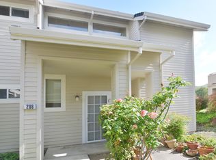 208 Compass Point Ct, Hercules, CA 94547