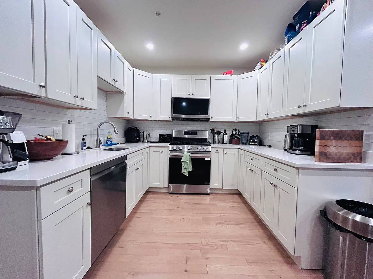 Building Photo - 95 Baxter St #1