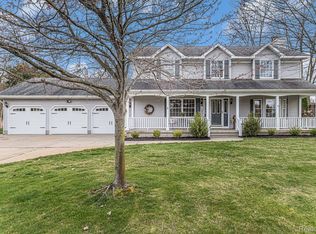 1149 S Lake Valley Dr, Fenton, MI 48430