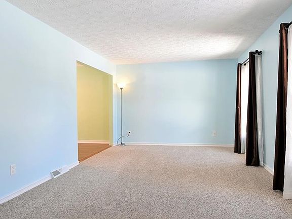 4th image of 2448 Vollmer Dr