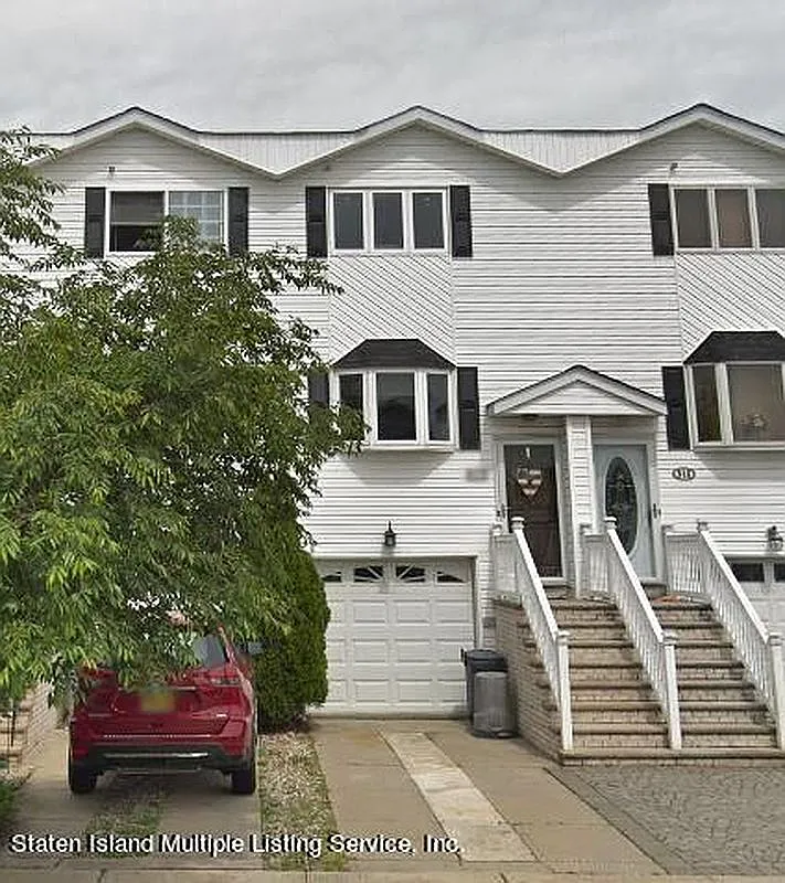 515 Medina St photo 1