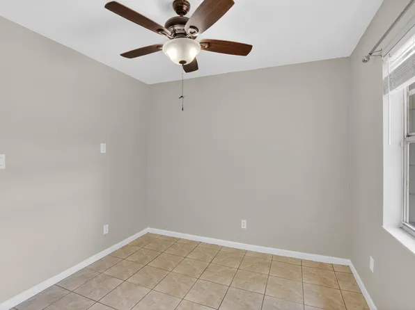 714 Falkirk Ave, Valrico, FL 33594