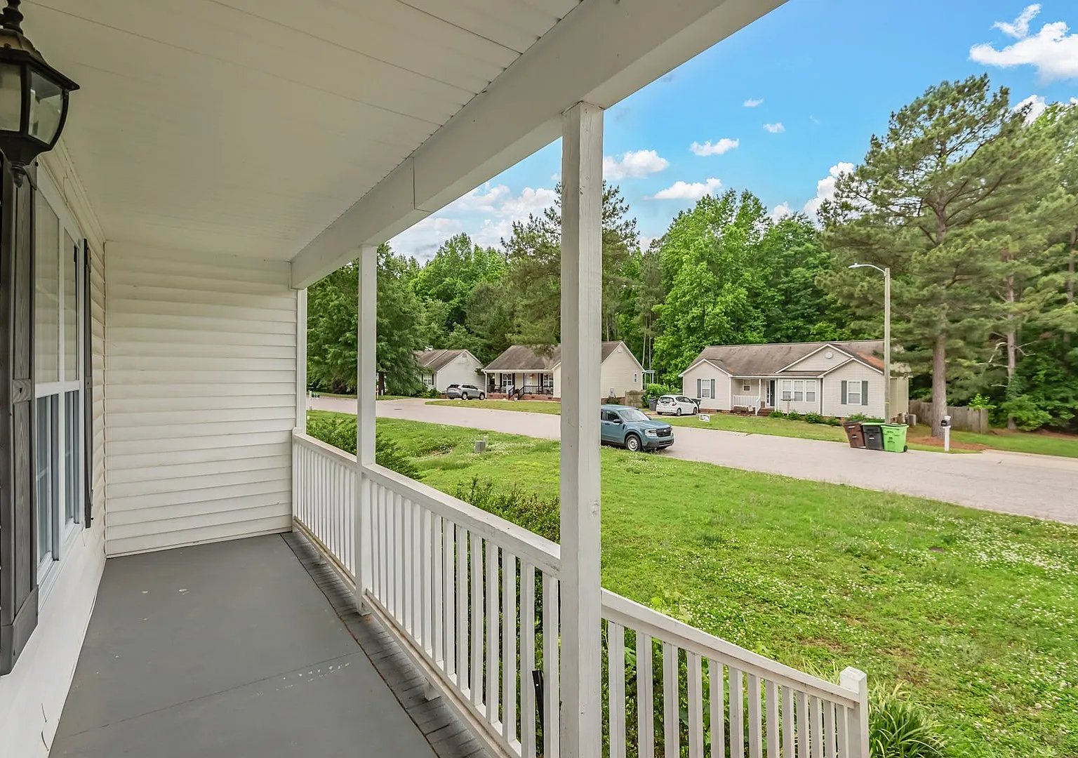Single Family 3 bedroom plus a flex room- Available August 12th — Photo 3