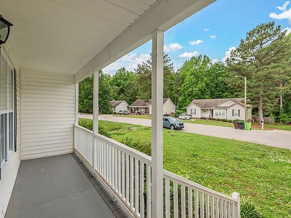 3rd image of 220 Wood Green Dr